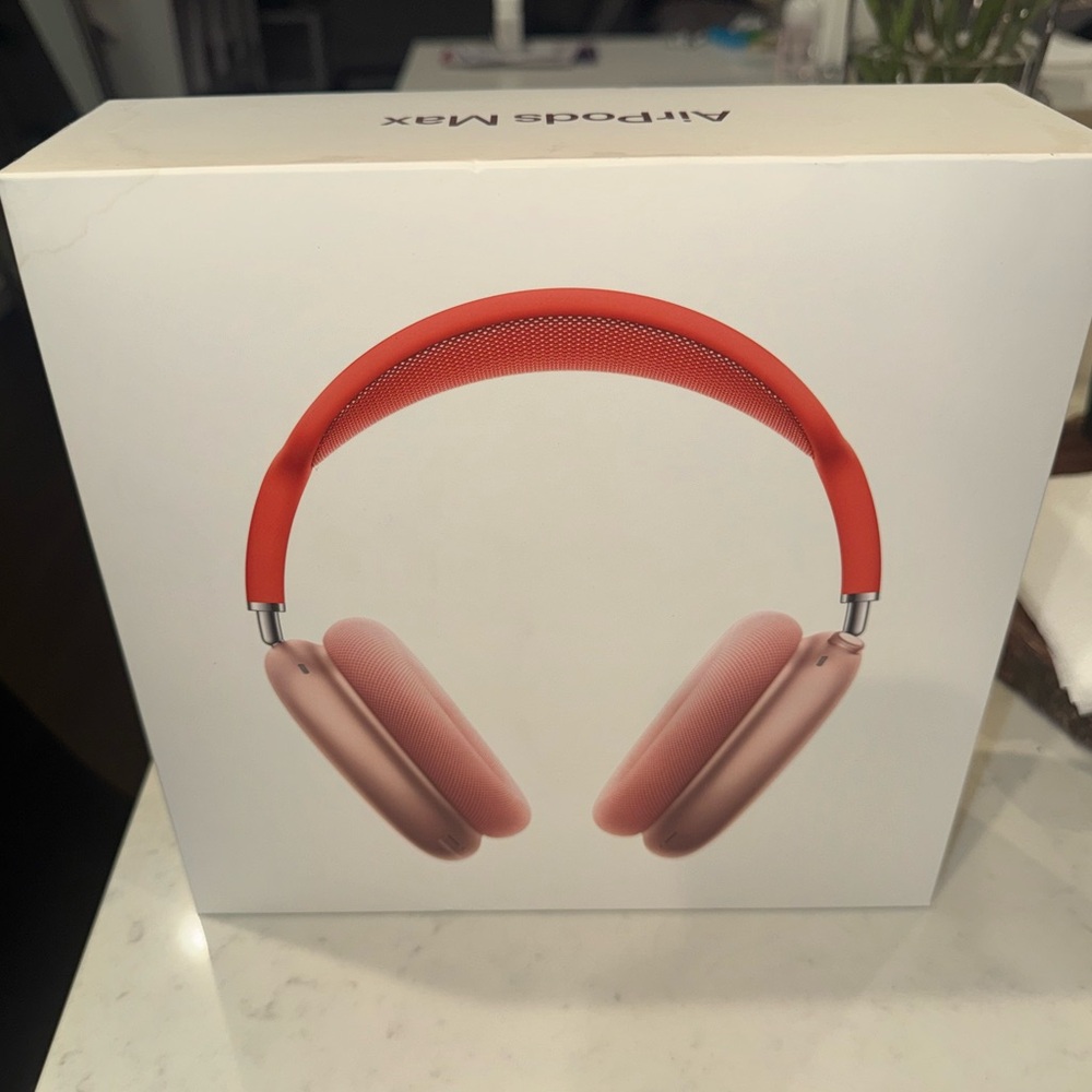 SOLD! Apple AirPods Max - Pink - 1st gen